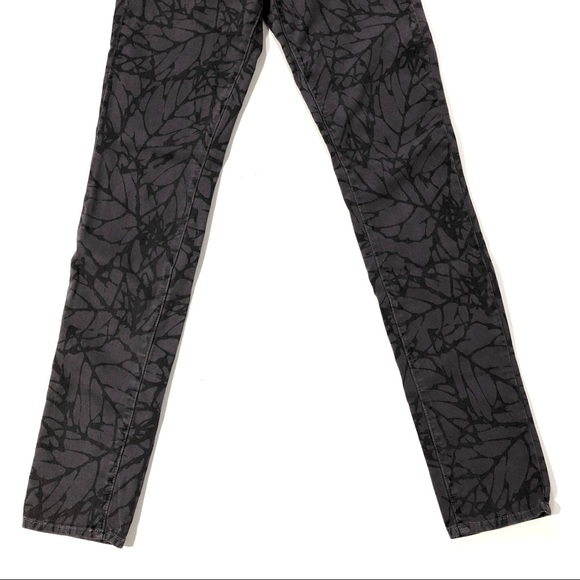 PAIGE Skyline Skinny Leaf Print Low Rise Jeans - Picture 5 of 8